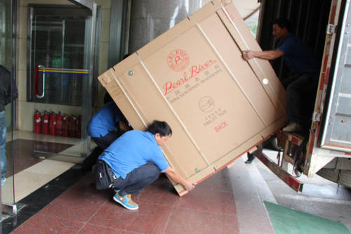 波莲镇钢琴贵重工艺品无忧运